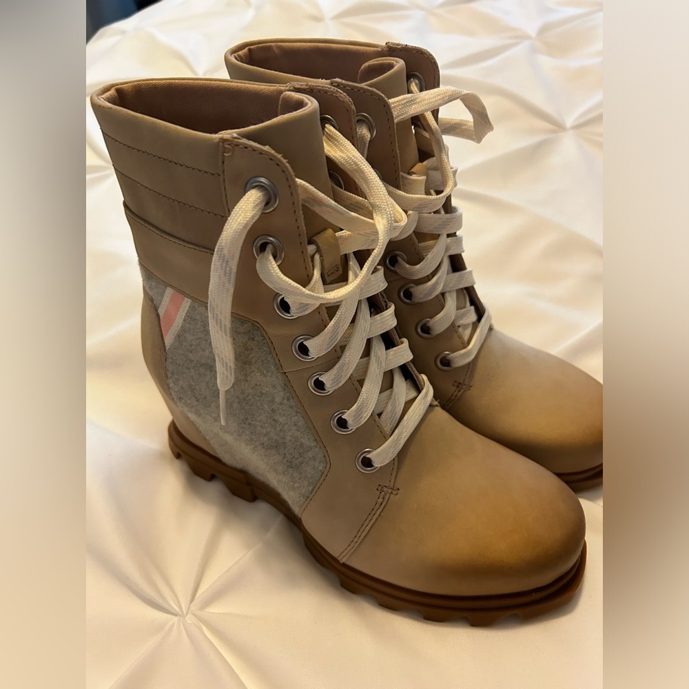 Sorel boots size 8